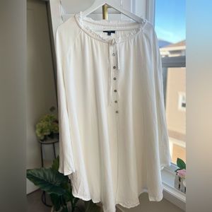 Lulus white poncho. With frills at neck line. Uniquely designed